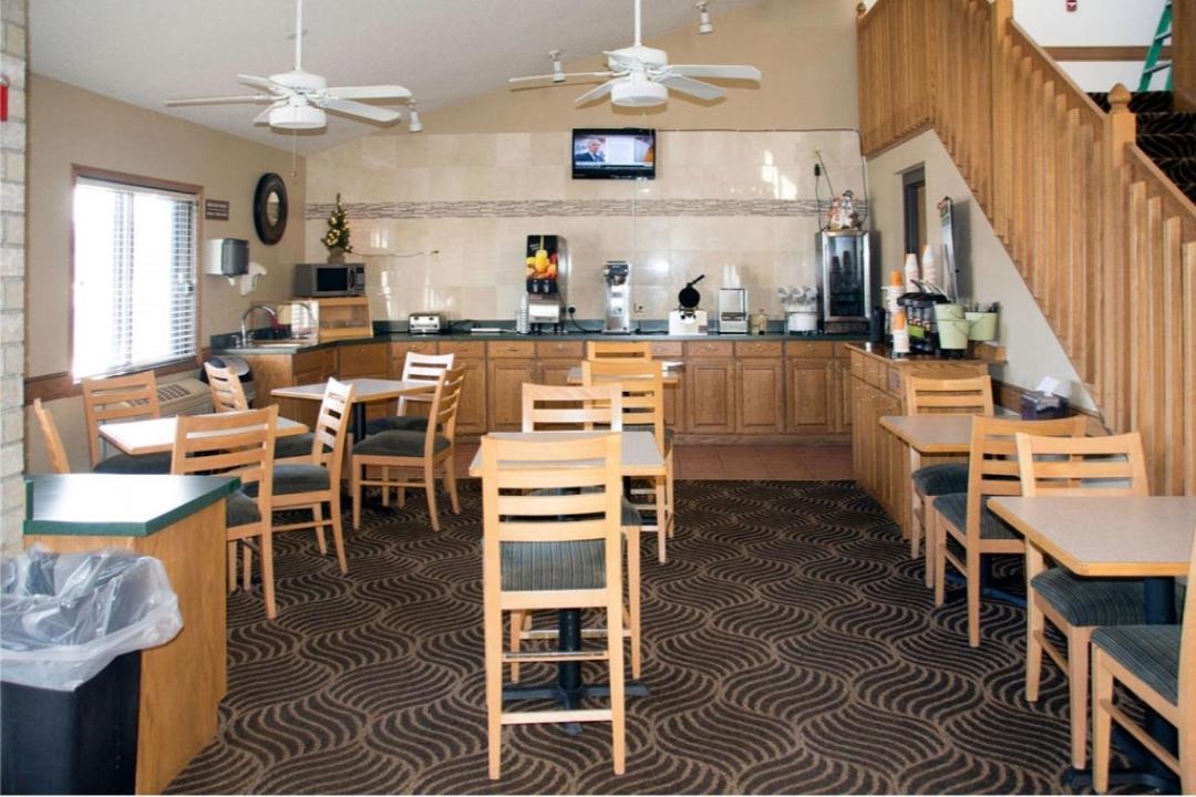Boarders Inn & Suites By Cobblestone Hotels - Wautoma Exterior foto